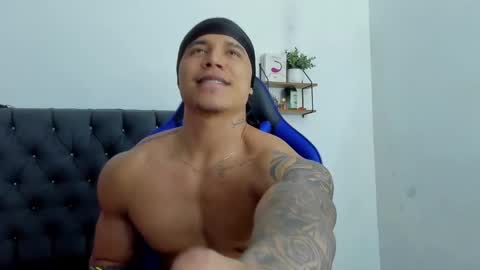 Snapshot of adam_boss chatting on 11/29/25, 04:59 adam boss online show from 11/29/25, 04:59