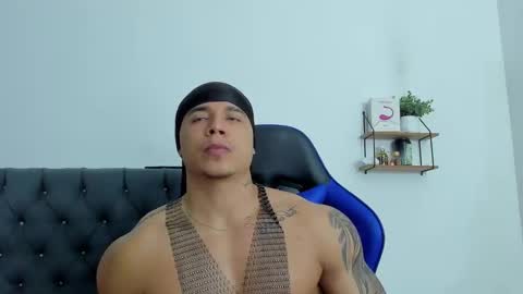 Snapshot of adam_boss chatting on 12/19/25, 07:48 adam boss online show from 12/19/25, 07:48