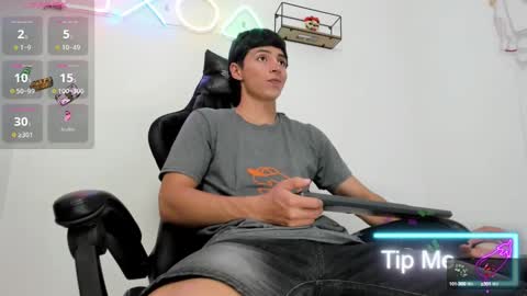 Snapshot of adam_clay21 chatting on 02/06/25, 07:51 ADAM online show from 02/06/25, 07:51