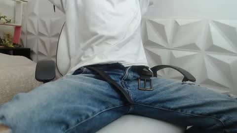 adam_evehotroom online show from 02/12/25, 11:09