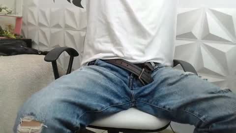 adam_evehotroom online show from 02/21/25, 11:43