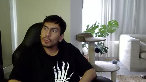 adam_evehotroom online show from 10/17/25, 06:43