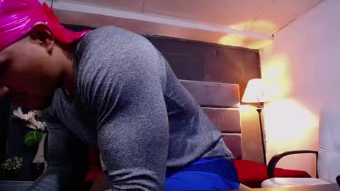 adam_fit19cm online show from 10/09/25, 02:04