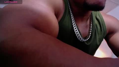 adam_fit19cm online show from 11/04/25, 01:54