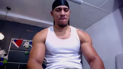 adam_fit19cm online show from 12/04/25, 01:53