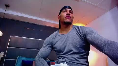 adam_fit19cm online show from 01/17/26, 02:11