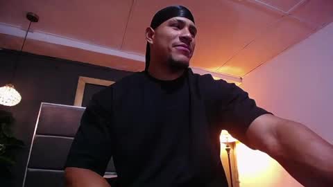 adam_fit19cm online show from 04/13/26, 02:22