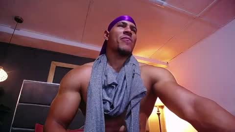 adam_fit19cm online show from 05/02/26, 02:11