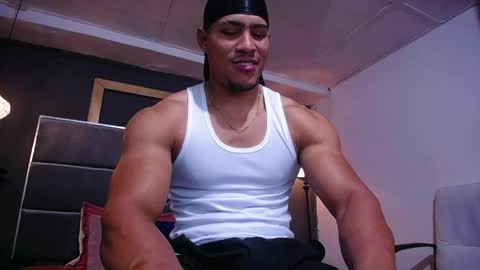 Snapshot of adam_fit19cm chatting on 06/08/26, 03:23 adam_fit19cm online show from 06/08/26, 03:23