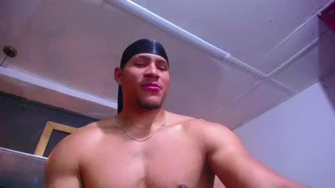 Snapshot of adam_fit19cm chatting on 07/07/26, 02:10 adam_fit19cm online show from 07/07/26, 02:10