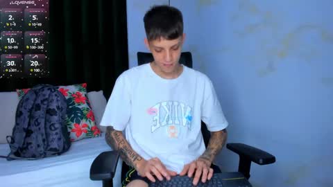 Snapshot of adam_hard_ chatting on 02/03/25, 07:52 Adam online show from 02/03/25, 07:52