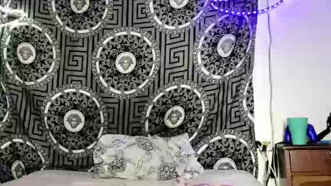 Snapshot of adam_hard_ chatting on 10/30/25, 02:35 Adam online show from 10/30/25, 02:35