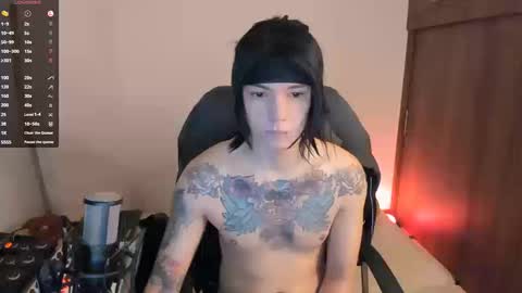 Snapshot of adam_rocket chatting on 09/26/25, 12:58 Adam online show from 09/26/25, 12:58