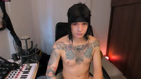 Snapshot of adam_rocket chatting on 10/14/25, 01:34 Adam online show from 10/14/25, 01:34