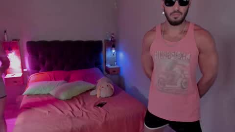 Hello welcome 3 online show from 10/16/25, 06:20