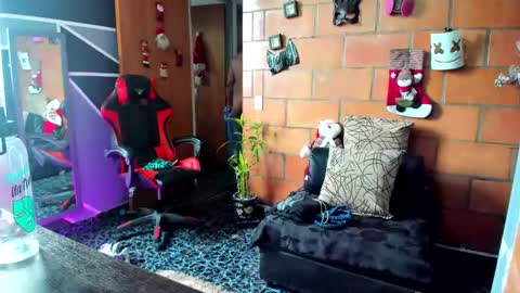 Snapshot of adam_valencia chatting on 12/19/24, 04:57 Adam Valencia online show from 12/19/24, 04:57