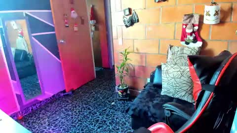 Snapshot of adam_valencia chatting on 01/20/25, 02:14 Adam Valencia online show from 01/20/25, 02:14