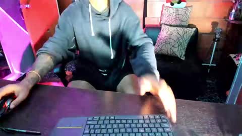 Snapshot of adam_valencia chatting on 02/08/25, 04:03 Adam Valencia online show from 02/08/25, 04:03