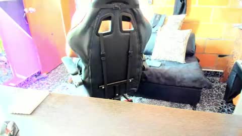 Snapshot of adam_valencia chatting on 03/03/25, 03:53 Adam Valencia online show from 03/03/25, 03:53
