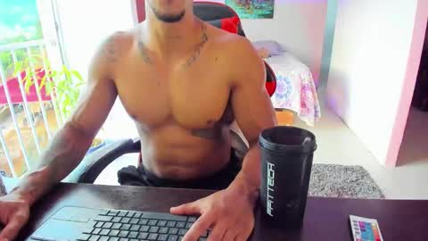 Snapshot of adam_valencia chatting on 09/13/25, 10:42 Adam Valencia online show from 09/13/25, 10:42