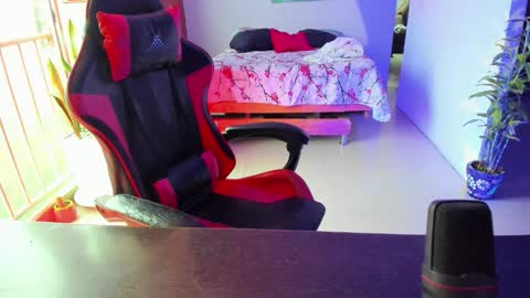 Adam Valencia online show from 10/23/25, 07:01