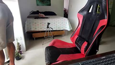 Adam Valencia online show from 02/20/26, 01:11