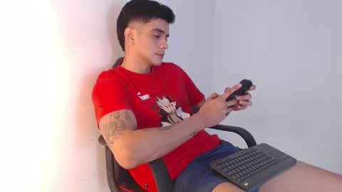 Snapshot of adama_soa chatting on 10/27/25, 07:12 Hello guys excuse my absence I will be absent for several days for health reasons I hope you understand thank you very much. online show from 10/27/25, 07:12