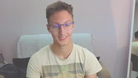 Snapshot of adamal1 chatting on 09/20/25, 04:24 Adam online show from 09/20/25, 04:24