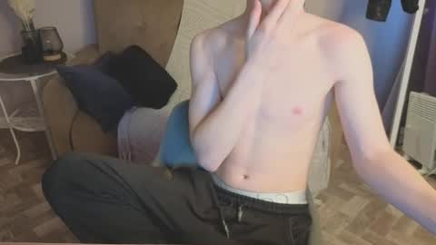 Snapshot of adamal1 chatting on 09/30/25, 09:58 Adam online show from 09/30/25, 09:58