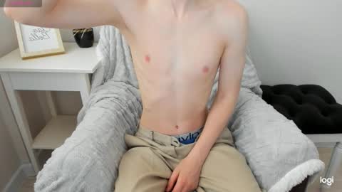 Snapshot of adamal1 chatting on 10/15/25, 09:42 Adam online show from 10/15/25, 09:42