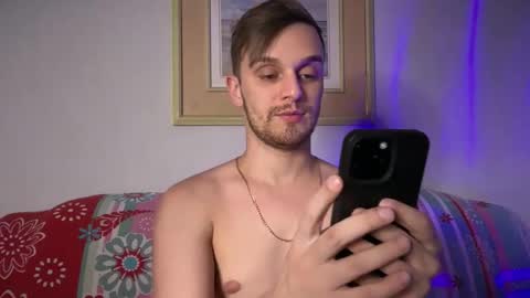 Snapshot of adamlawford chatting on 12/20/25, 02:40 adamlawford online show from 12/20/25, 02:40