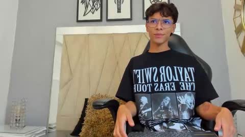 Adams Bobby online show from 11/02/25, 11:23