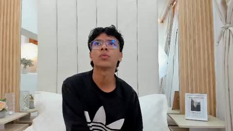 Adams Bobby online show from 07/11/26, 11:13