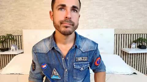 Im Adams Sanz online show from 03/20/26, 07:19