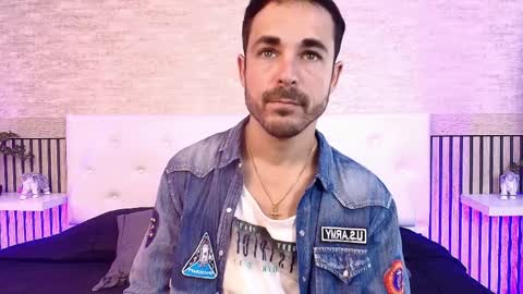 Im Adams Sanz online show from 04/10/26, 07:18