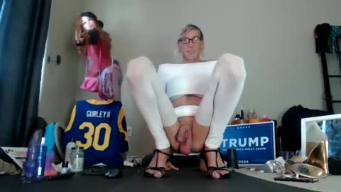 Snapshot of adamseve777 chatting on 12/15/24, 08:58 TaylorSexbot online show from 12/15/24, 08:58