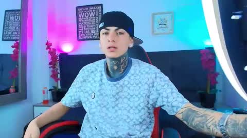 Snapshot of adamswalkerr_ chatting on 02/21/26, 12:17 AdamsWalkerr online show from 02/21/26, 12:17