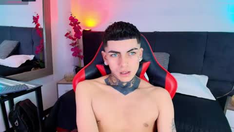 AdamsWalkerr  online show from 04/18/26, 01:26