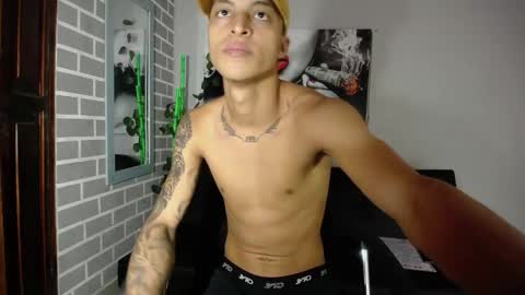 Snapshot of adan_connor chatting on 12/19/25, 04:14 adan_connor online show from 12/19/25, 04:14