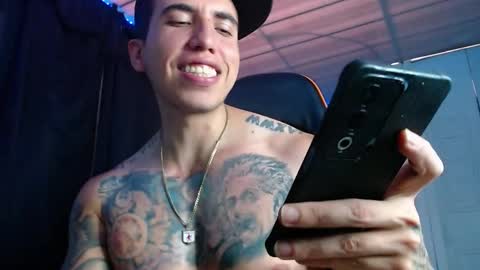 Snapshot of adan_hudson chatting on 11/10/25, 02:05 Anderson online show from 11/10/25, 02:05