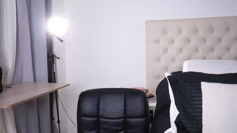 Adan Johns online show from 02/11/25, 05:16