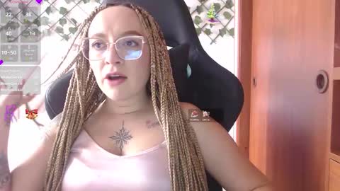 Snapshot of adaraah_ chatting on 12/14/25, 08:13 adaraah online show from 12/14/25, 08:13