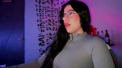 Snapshot of adararose1 chatting on 03/10/25, 01:01 Adara online show from 03/10/25, 01:01