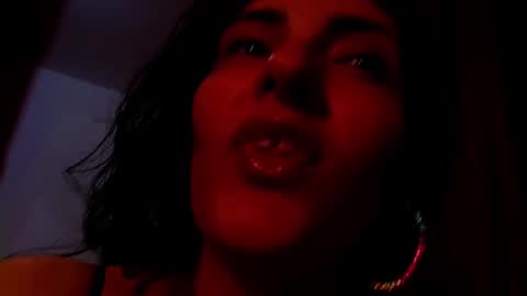 Snapshot of addicted2uts chatting on 01/08/25, 09:44 amy online show from 01/08/25, 09:44