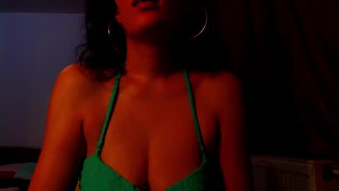 Snapshot of addicted2uts chatting on 01/16/25, 10:44 amy online show from 01/16/25, 10:44