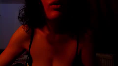 Snapshot of addicted2uts chatting on 01/18/25, 03:27 amy online show from 01/18/25, 03:27