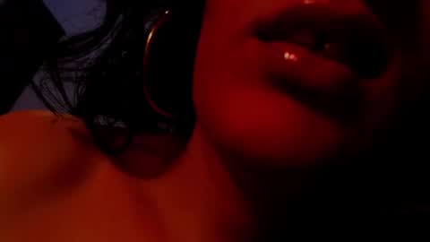 Snapshot of addicted2uts chatting on 01/22/25, 09:43 amy online show from 01/22/25, 09:43