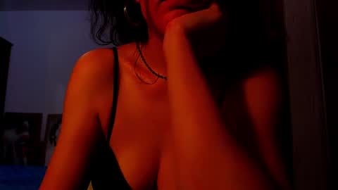 Snapshot of addicted2uts chatting on 01/29/25, 11:51 amy online show from 01/29/25, 11:51