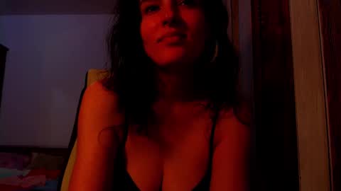 Snapshot of addicted2uts chatting on 02/10/25, 01:03 amy online show from 02/10/25, 01:03