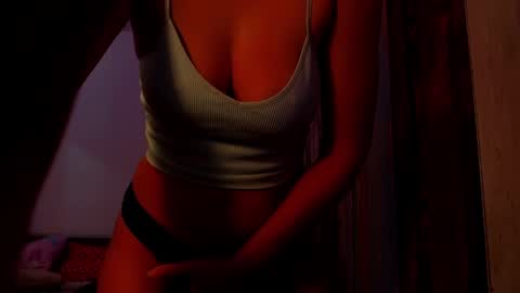 Snapshot of addicted2uts chatting on 03/03/25, 07:21 amy online show from 03/03/25, 07:21